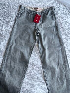 Lucky Brand Gray Straight-Leg Jeans with Red Tag
